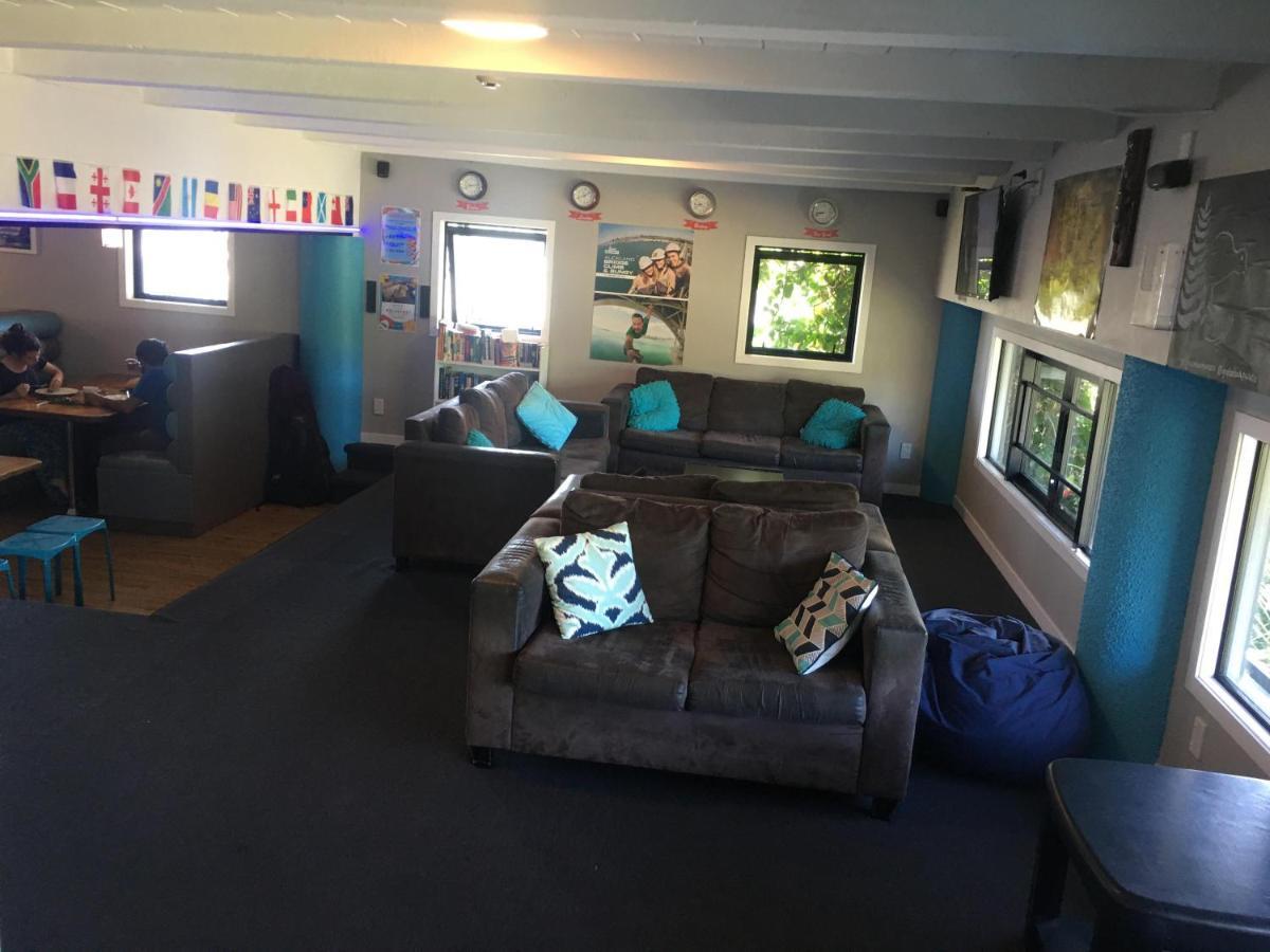 Grafton Backpackers Hostel Оукланд Екстериор снимка