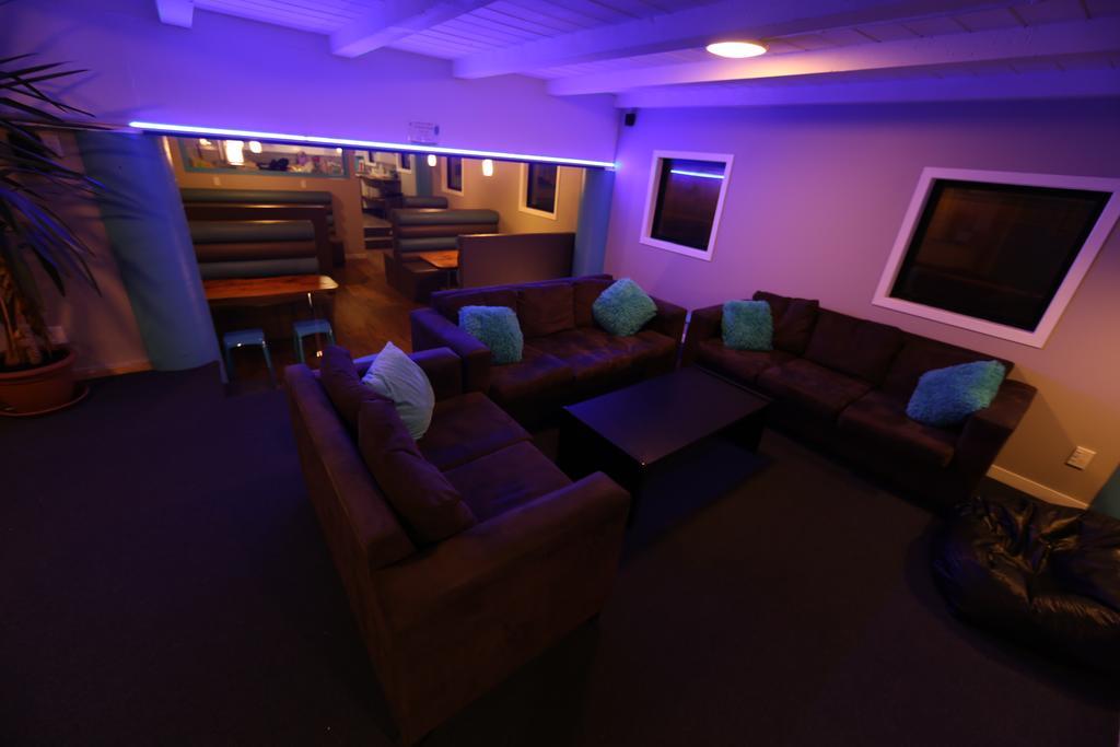 Grafton Backpackers Hostel Оукланд Екстериор снимка