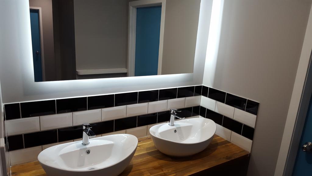 Grafton Backpackers Hostel Оукланд Екстериор снимка